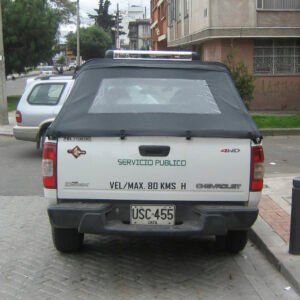 Carpa para pickup con estructura metálica y lona PVC impermeable